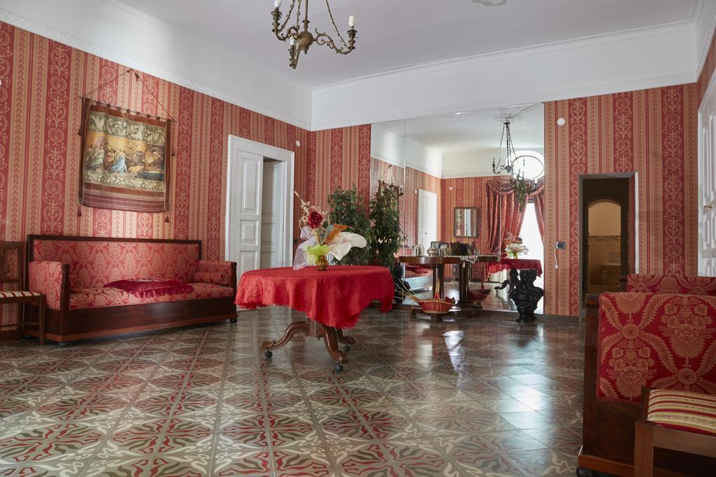 B&B Palazzo Della Torre Пескичи Экстерьер фото